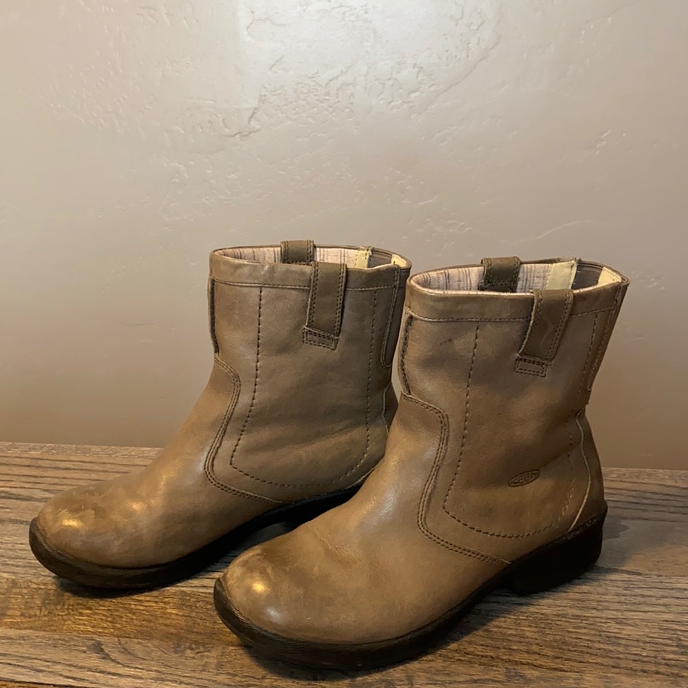 Keen ankle boots size 39